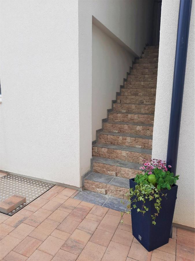 Bamboo Apartment Nin